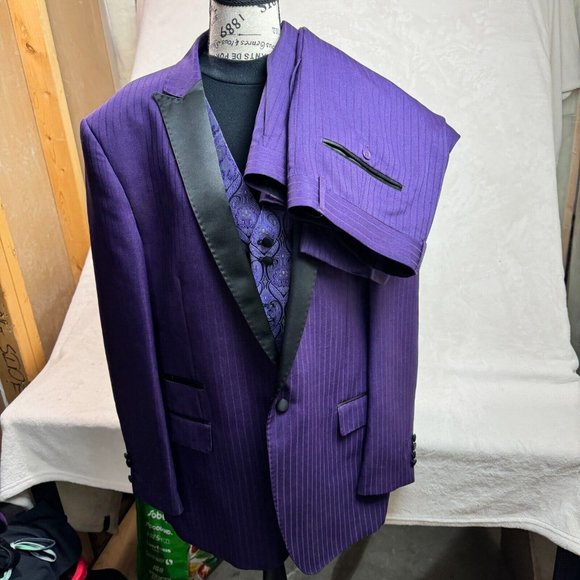 Unique Statement Tuxedo Purple Jacket Vest & Pants Set 46R-40R Designed in Italy - Picture 3 of 16